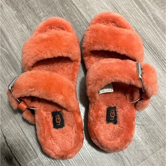 New UGG coral slippers - Picture 4 of 8